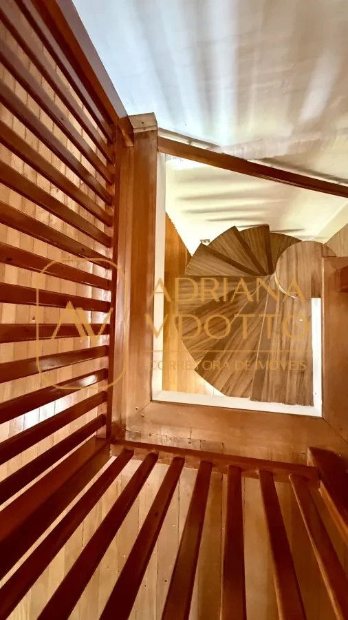 Imagem de SOBRADO A VENDA EM CONDOMÍNIO FLAMBOYANTS COM 2 SUITES TERREAS, MAIS 2 QUARTOS EM CIMA E QUINTAL GRAMADO