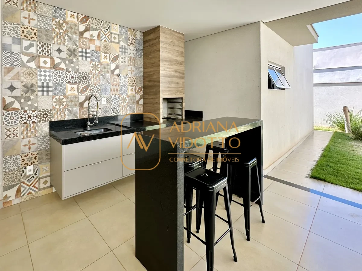 Imagem de CASA TERREA A VENDA VILLAGE DAMHA II COM 3 QUARTOS SENDO 1 SUITE MASTER E AREA GOURMET COM QUINTAL GRAMADO