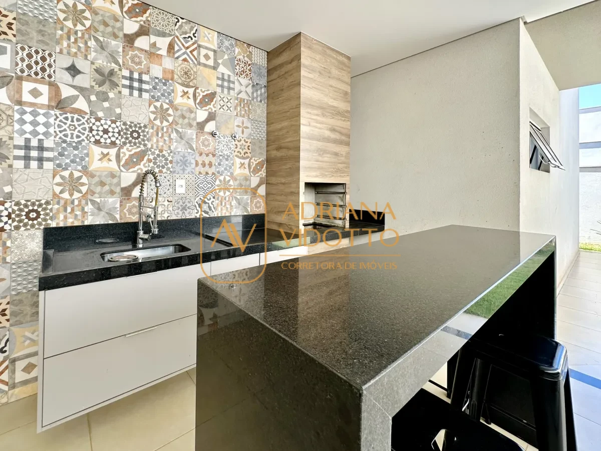 Imagem de CASA TERREA A VENDA VILLAGE DAMHA II COM 3 QUARTOS SENDO 1 SUITE MASTER E AREA GOURMET COM QUINTAL GRAMADO