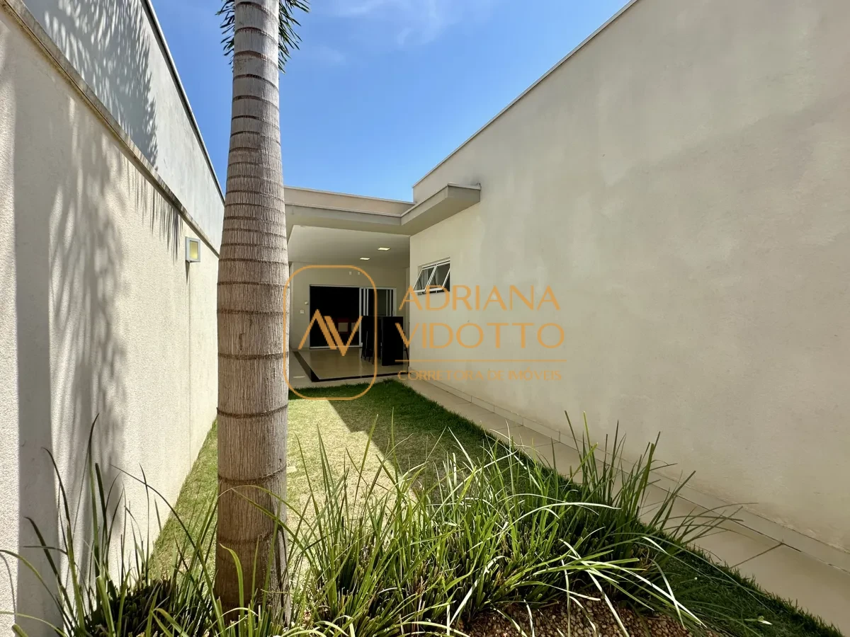 Imagem de CASA TERREA A VENDA VILLAGE DAMHA II COM 3 QUARTOS SENDO 1 SUITE MASTER E AREA GOURMET COM QUINTAL GRAMADO