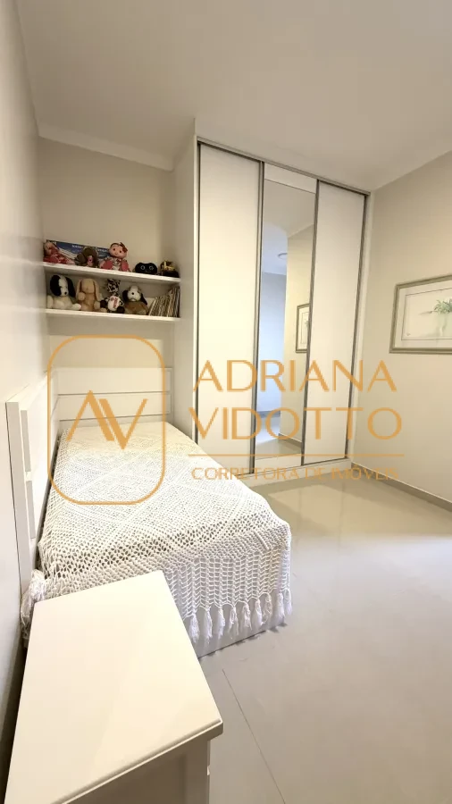 Imagem de CASA TERREA EM CONDOMÍNIO COM 3 SUÍTES, AREA GOURMET COM QUINTAL GRAMADO E COMPLETA DE ARMARIOS PLANEJADOS