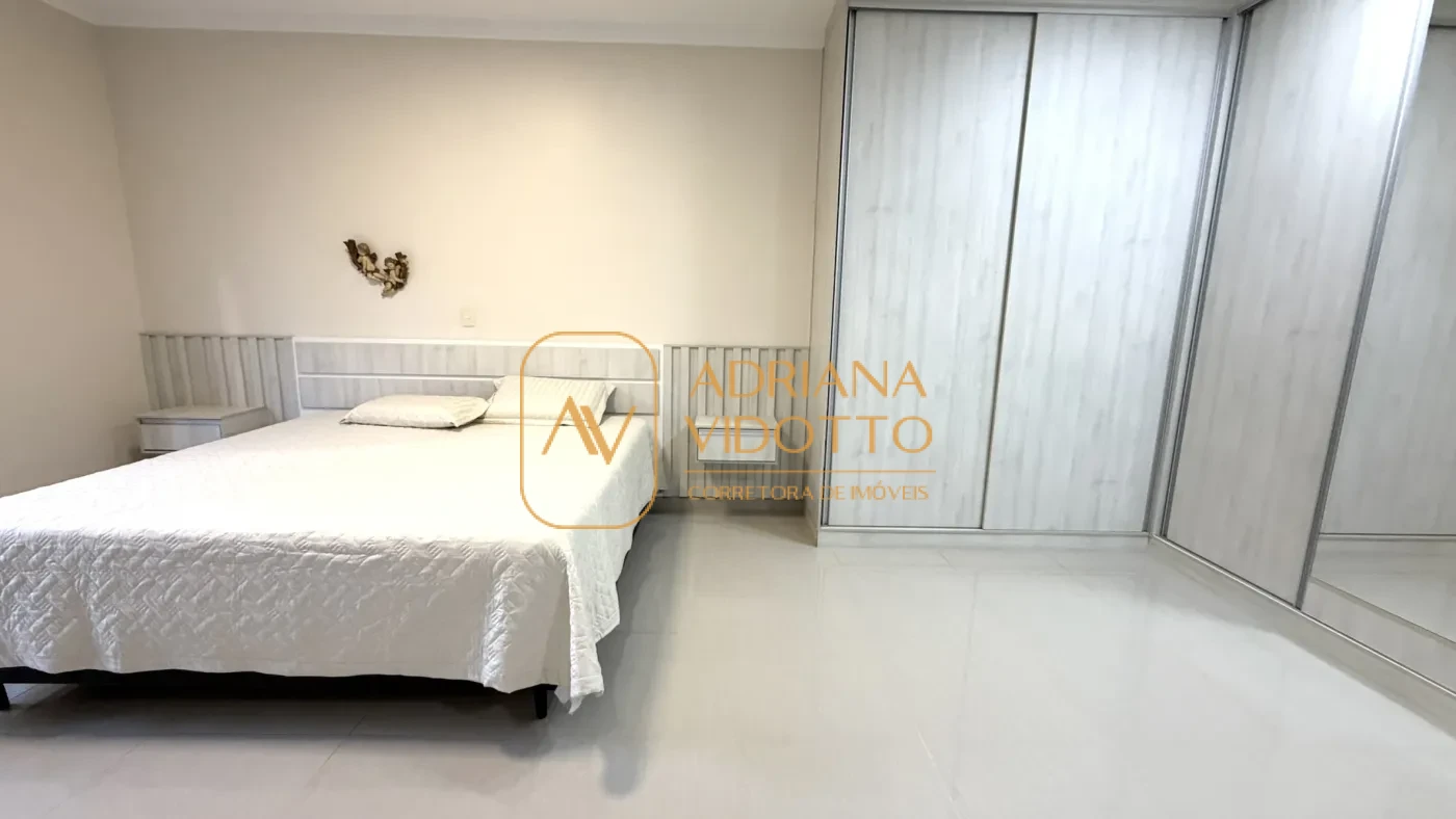 Imagem de CASA TERREA EM CONDOMÍNIO COM 3 SUÍTES, AREA GOURMET COM QUINTAL GRAMADO E COMPLETA DE ARMARIOS PLANEJADOS