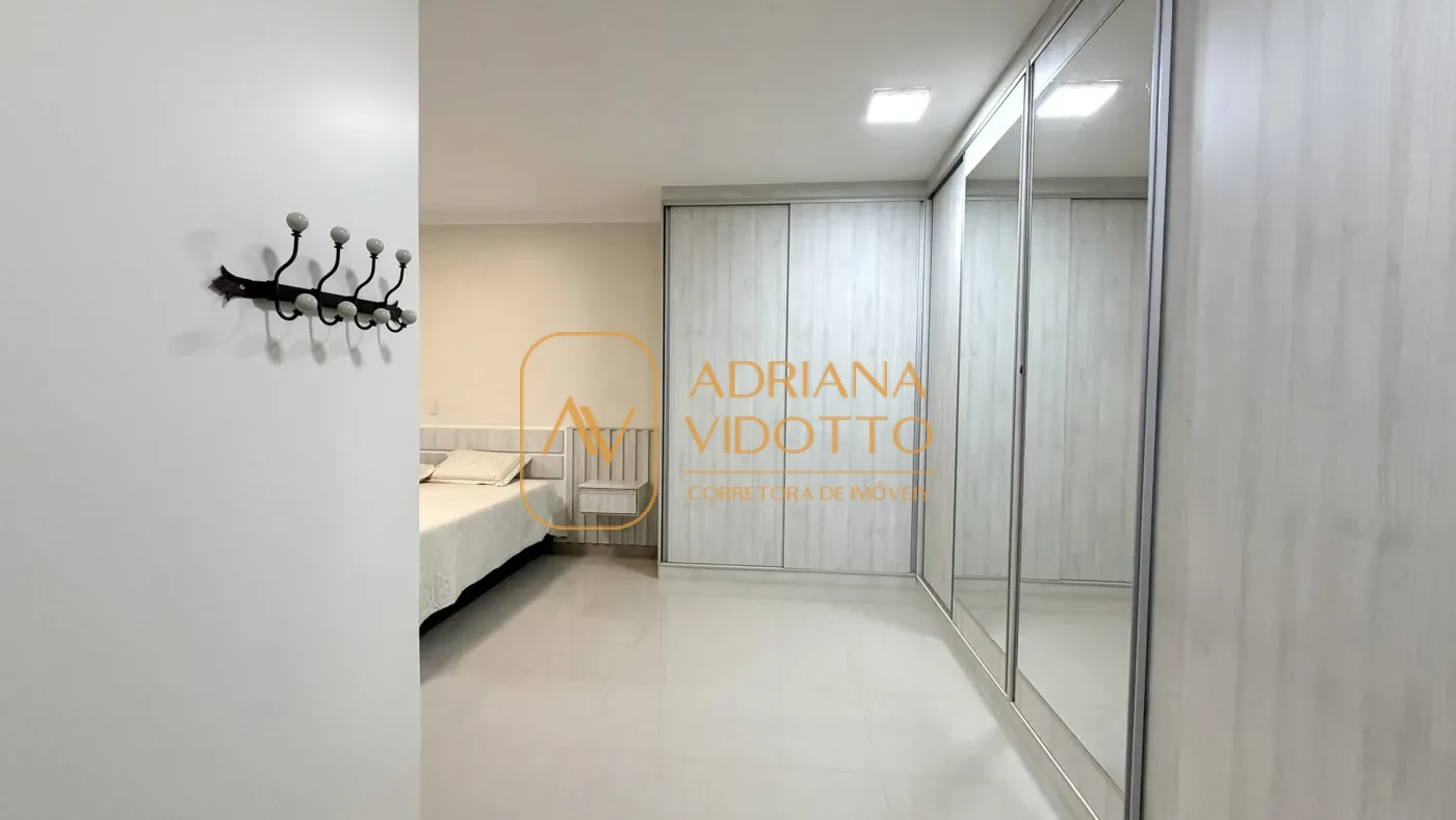 Imagem de CASA TERREA EM CONDOMÍNIO COM 3 SUÍTES, AREA GOURMET COM QUINTAL GRAMADO E COMPLETA DE ARMARIOS PLANEJADOS