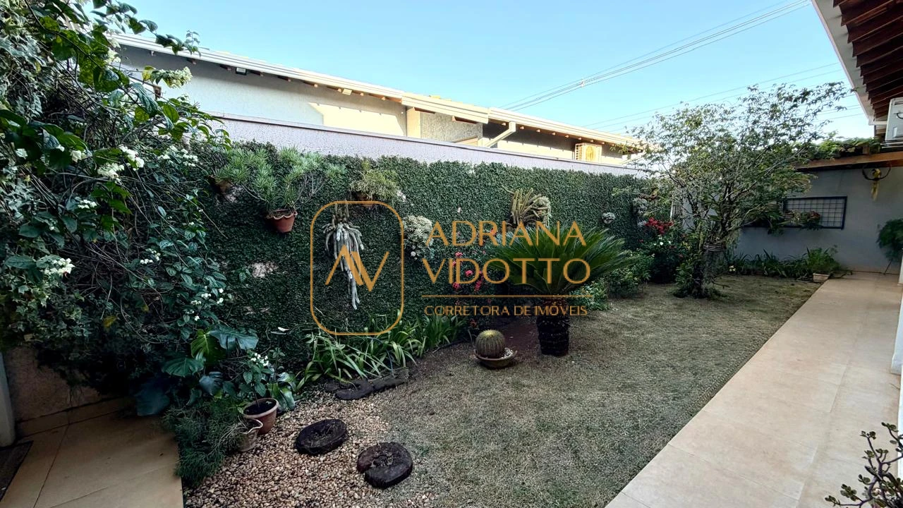 Imagem de CASA TERREA EM CONDOMÍNIO COM 3 SUÍTES, AREA GOURMET COM QUINTAL GRAMADO E COMPLETA DE ARMARIOS PLANEJADOS