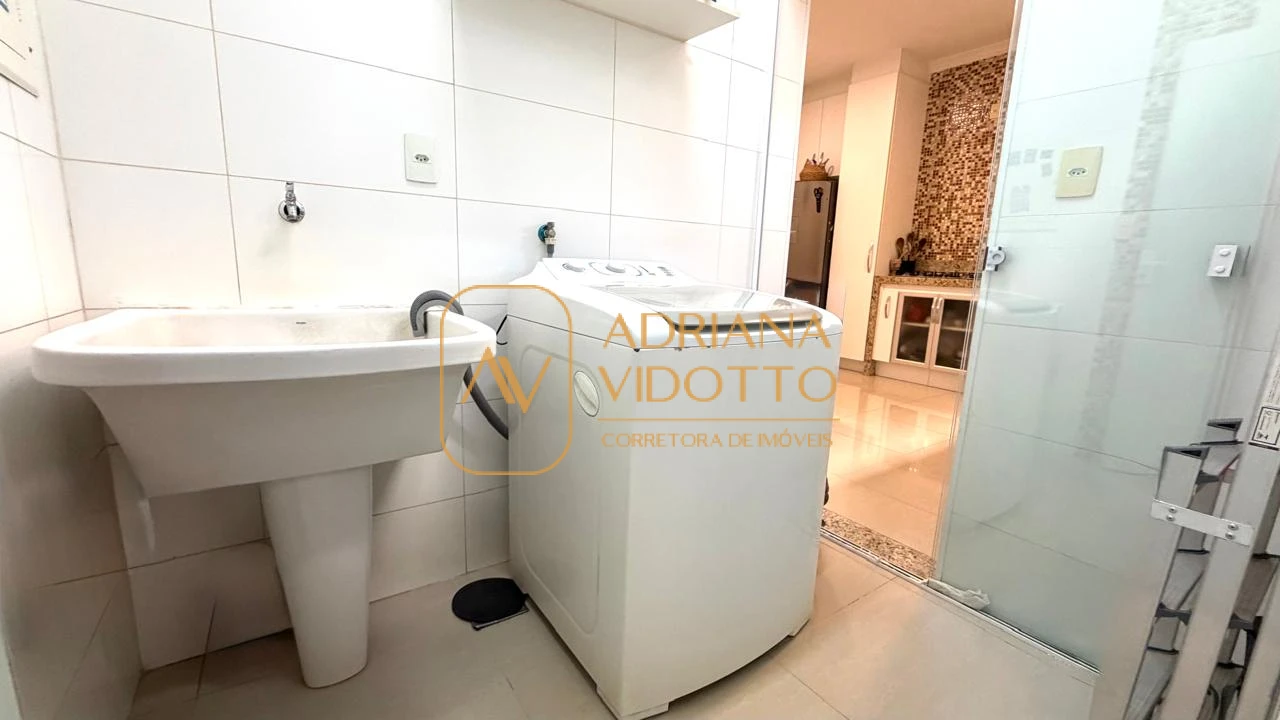 Imagem de CASA TERREA EM CONDOMÍNIO COM 3 SUÍTES, AREA GOURMET COM QUINTAL GRAMADO E COMPLETA DE ARMARIOS PLANEJADOS