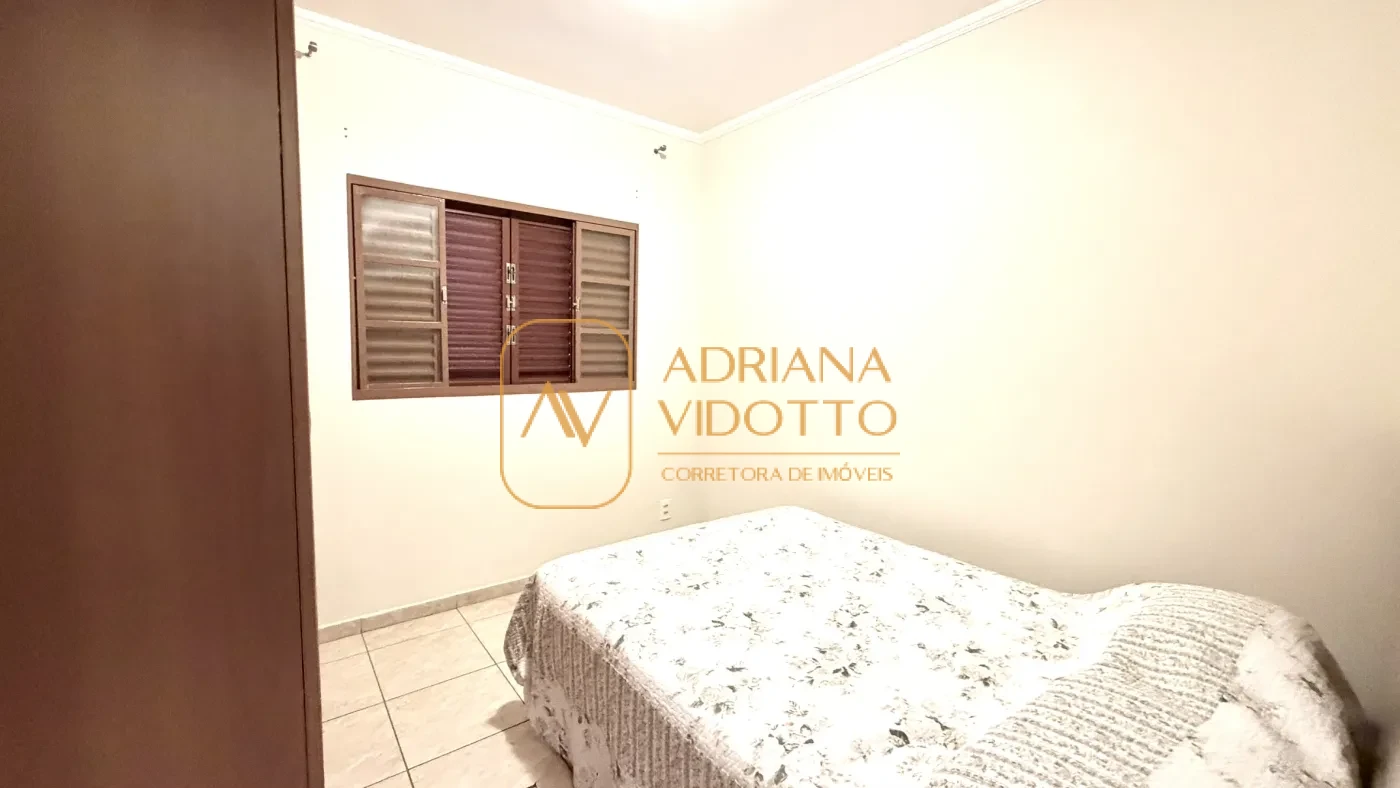 Imagem de CASA TERREA EM CONDOMÍNIO COM 3 QUARTOS, SENDO 1 SUÍTE COM QUINTAL GRAMADO E LAVABO