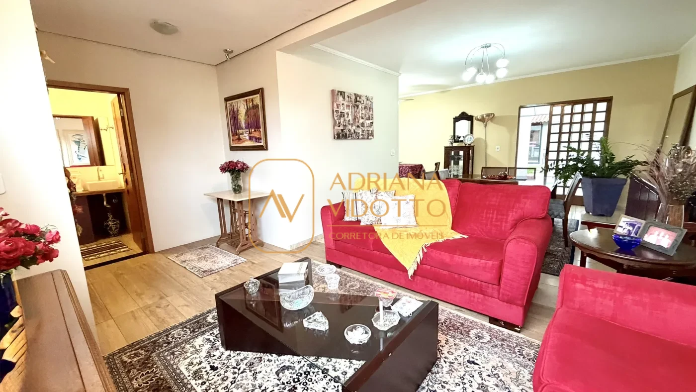 Imagem de CASA TERREA EM CONDOMÍNIO COM 3 QUARTOS, SENDO 1 SUÍTE COM QUINTAL GRAMADO E LAVABO