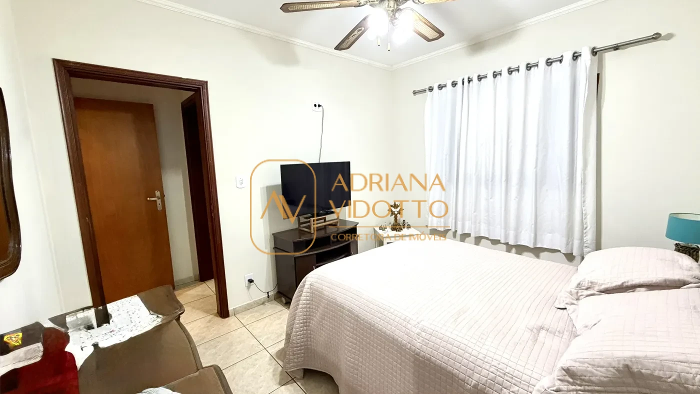 Imagem de CASA TERREA EM CONDOMÍNIO COM 3 QUARTOS, SENDO 1 SUÍTE COM QUINTAL GRAMADO E LAVABO