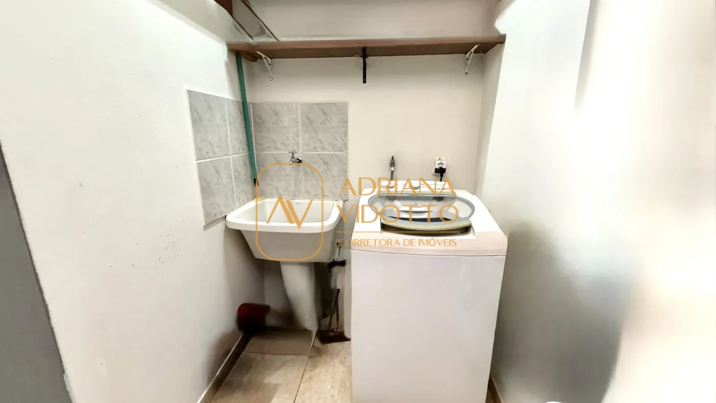 Imagem de CASA TERREA EM CONDOMÍNIO COM 3 QUARTOS, SENDO 1 SUÍTE COM QUINTAL GRAMADO E LAVABO