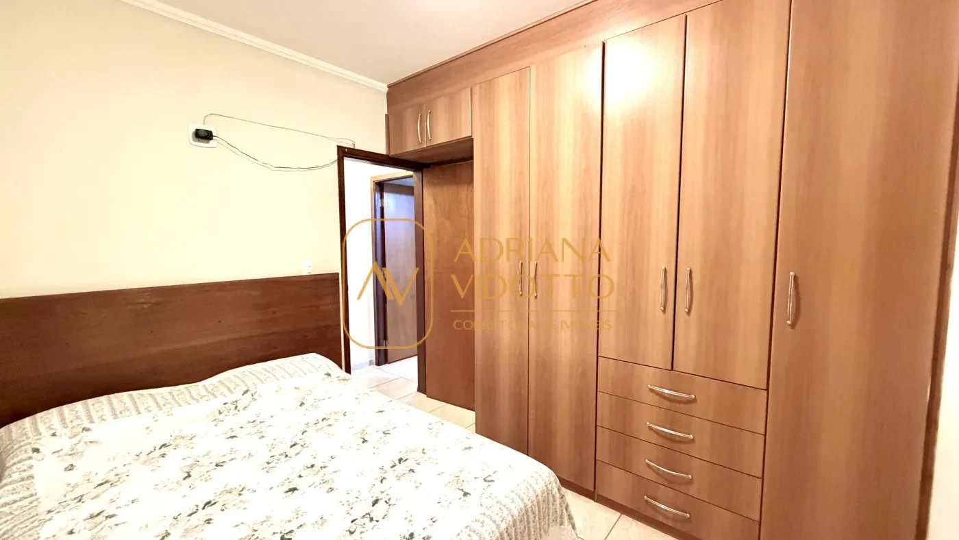 Imagem de CASA TERREA EM CONDOMÍNIO COM 3 QUARTOS, SENDO 1 SUÍTE COM QUINTAL GRAMADO E LAVABO