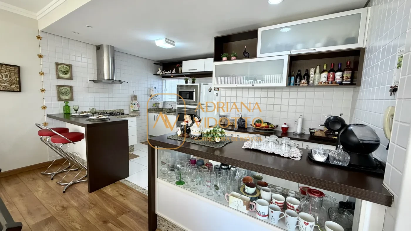 Imagem de IMÓVEL PREMIUM EM CONDOMINIO COM 3 SUÍTES, 3 SALAS, ÁREA GOURMET COM PISCINA AQUECIDA