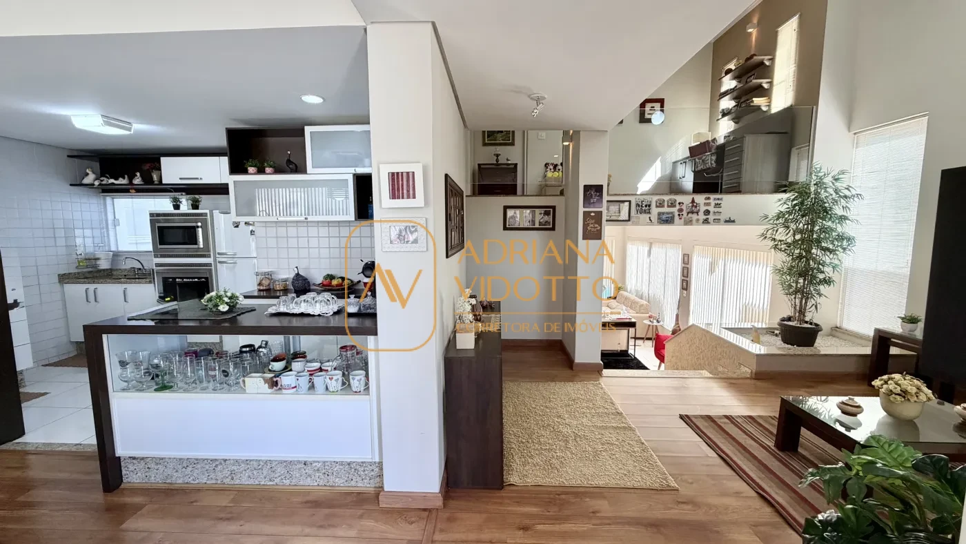 Imagem de IMÓVEL PREMIUM EM CONDOMINIO COM 3 SUÍTES, 3 SALAS, ÁREA GOURMET COM PISCINA AQUECIDA