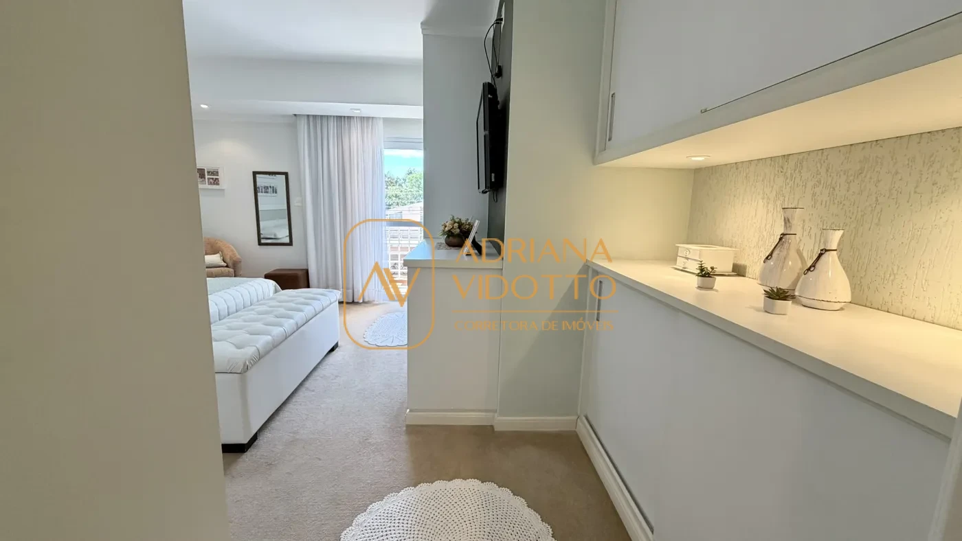 Imagem de IMÓVEL PREMIUM EM CONDOMINIO COM 3 SUÍTES, 3 SALAS, ÁREA GOURMET COM PISCINA AQUECIDA