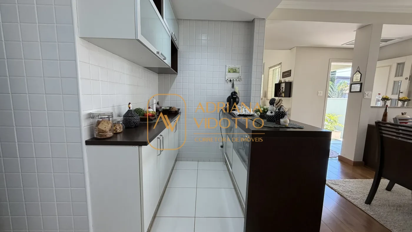 Imagem de IMÓVEL PREMIUM EM CONDOMINIO COM 3 SUÍTES, 3 SALAS, ÁREA GOURMET COM PISCINA AQUECIDA