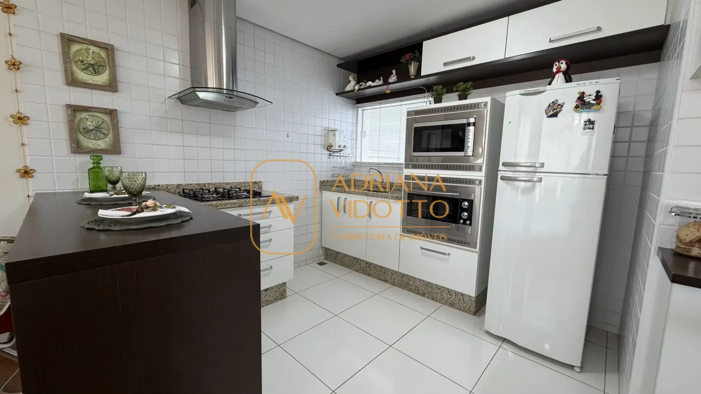 Imagem de IMÓVEL PREMIUM EM CONDOMINIO COM 3 SUÍTES, 3 SALAS, ÁREA GOURMET COM PISCINA AQUECIDA