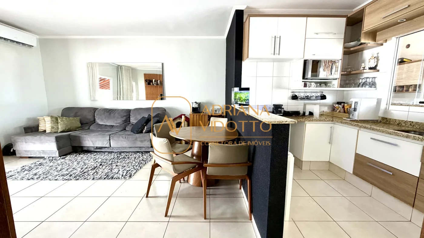 Imagem de CASA TERREA COM 3 QUARTOS, SENDO 1 SUITE, PISCINA E UM QUINTAL ESPAÇOSO