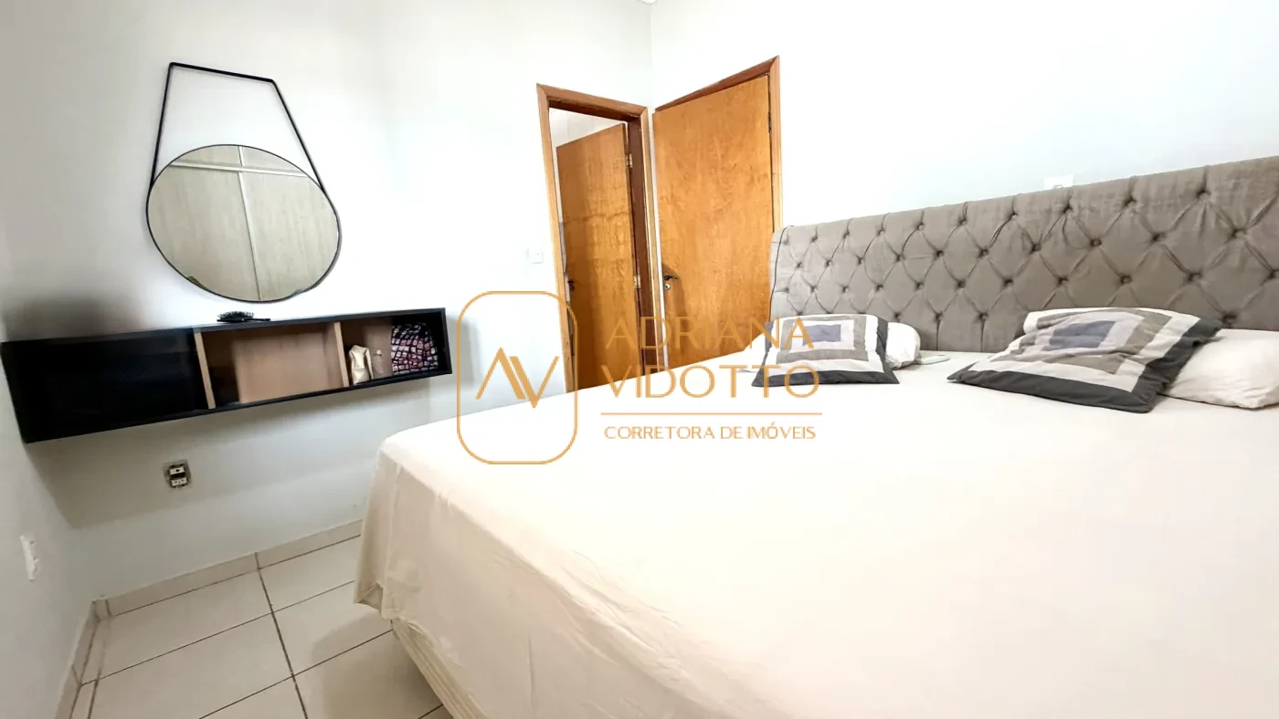 Imagem de CASA TERREA COM 3 QUARTOS, SENDO 1 SUITE, PISCINA E UM QUINTAL ESPAÇOSO