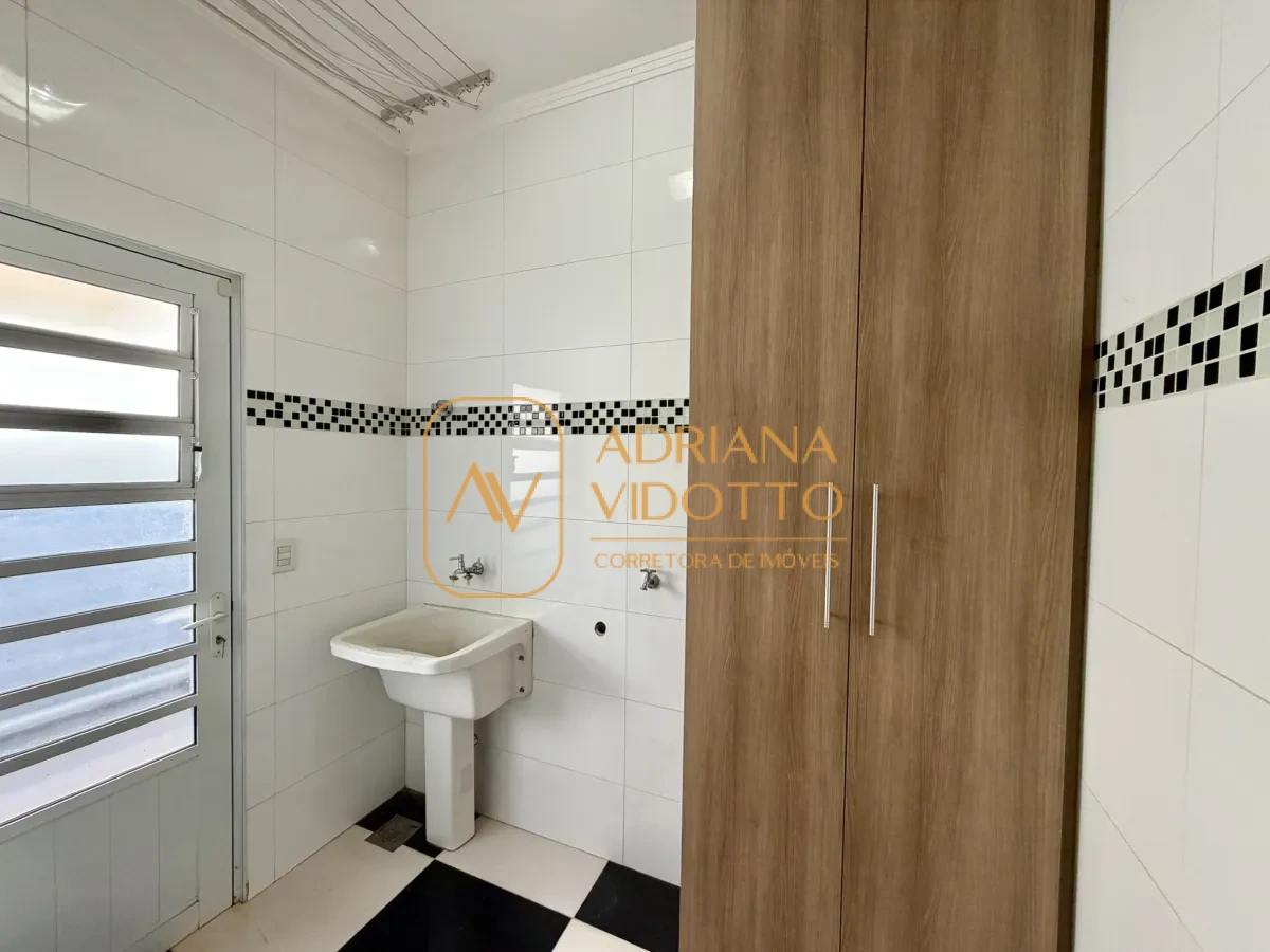 Imagem de CASA A VENDA EM CONDOMÍNIO COM ÁREA GOURMET COM PISCINA E SUITE ESPAÇOSA