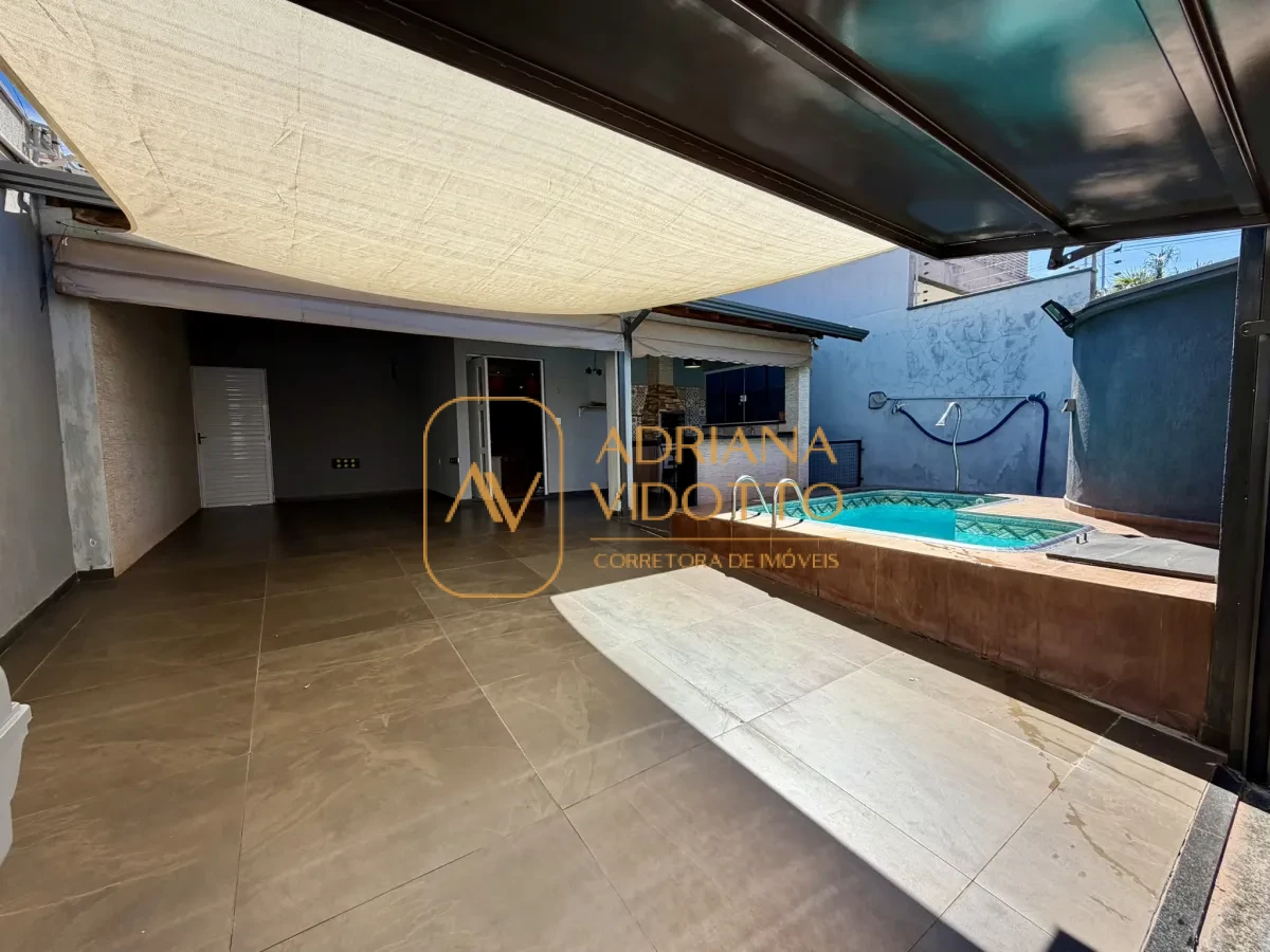 Imagem de CASA A VENDA EM CONDOMÍNIO COM ÁREA GOURMET COM PISCINA E SUITE ESPAÇOSA