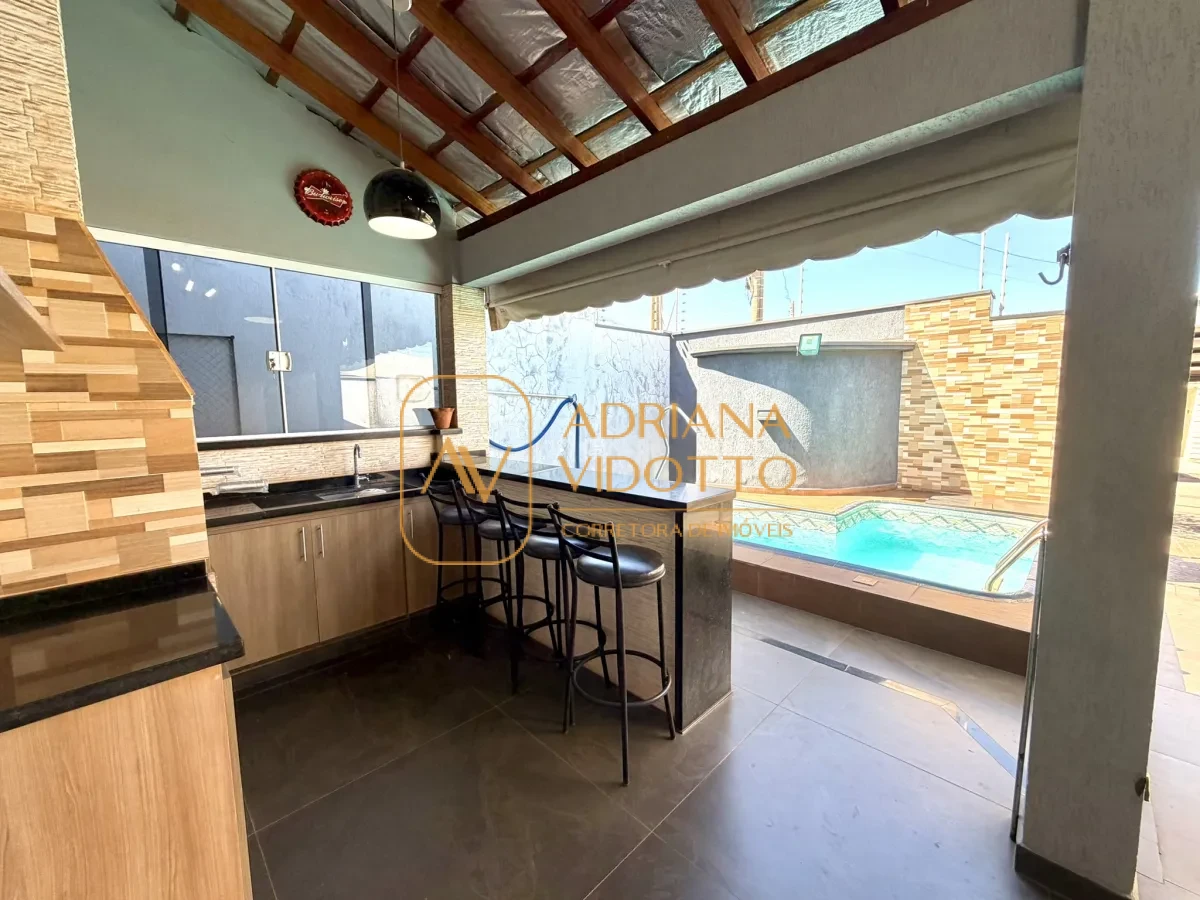 Imagem de CASA A VENDA EM CONDOMÍNIO COM ÁREA GOURMET COM PISCINA E SUITE ESPAÇOSA