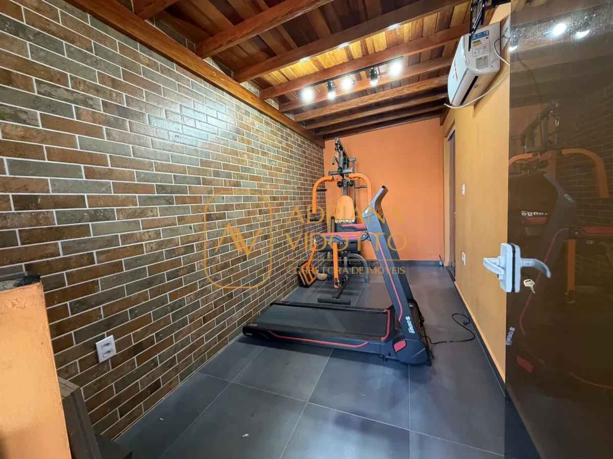 Imagem de CASA A VENDA EM CONDOMÍNIO COM ÁREA GOURMET COM PISCINA E SUITE ESPAÇOSA