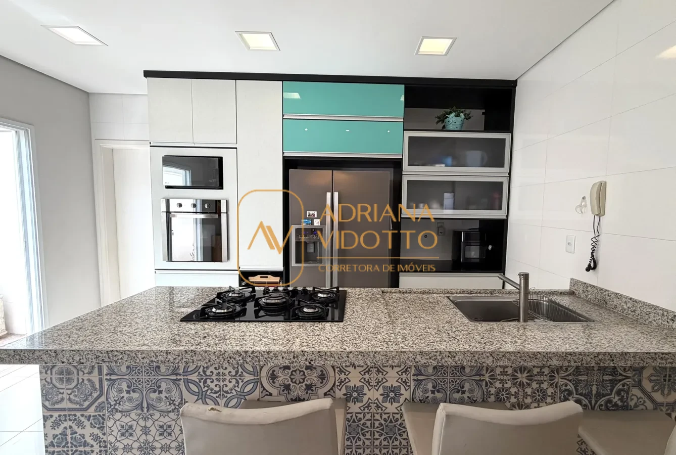 Imagem de CASA TÉRREA EM CONDOMÍNIO BUONA VITA COM 3 QUARTOS, ÁREA GOURMET, QUINTAL GRAMADO E MEZANINO COM ESCRITÓRIO