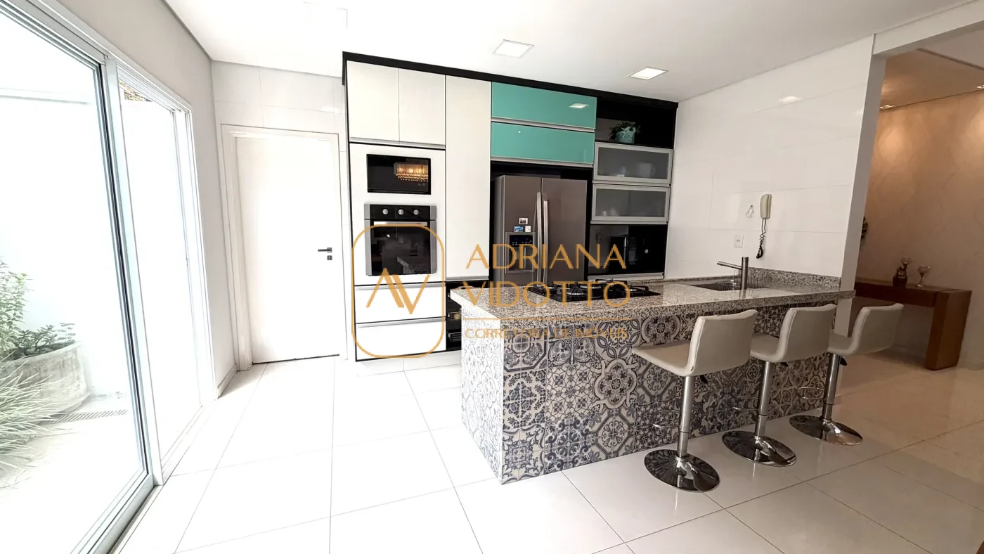 Imagem de CASA TÉRREA EM CONDOMÍNIO BUONA VITA COM 3 QUARTOS, ÁREA GOURMET, QUINTAL GRAMADO E MEZANINO COM ESCRITÓRIO