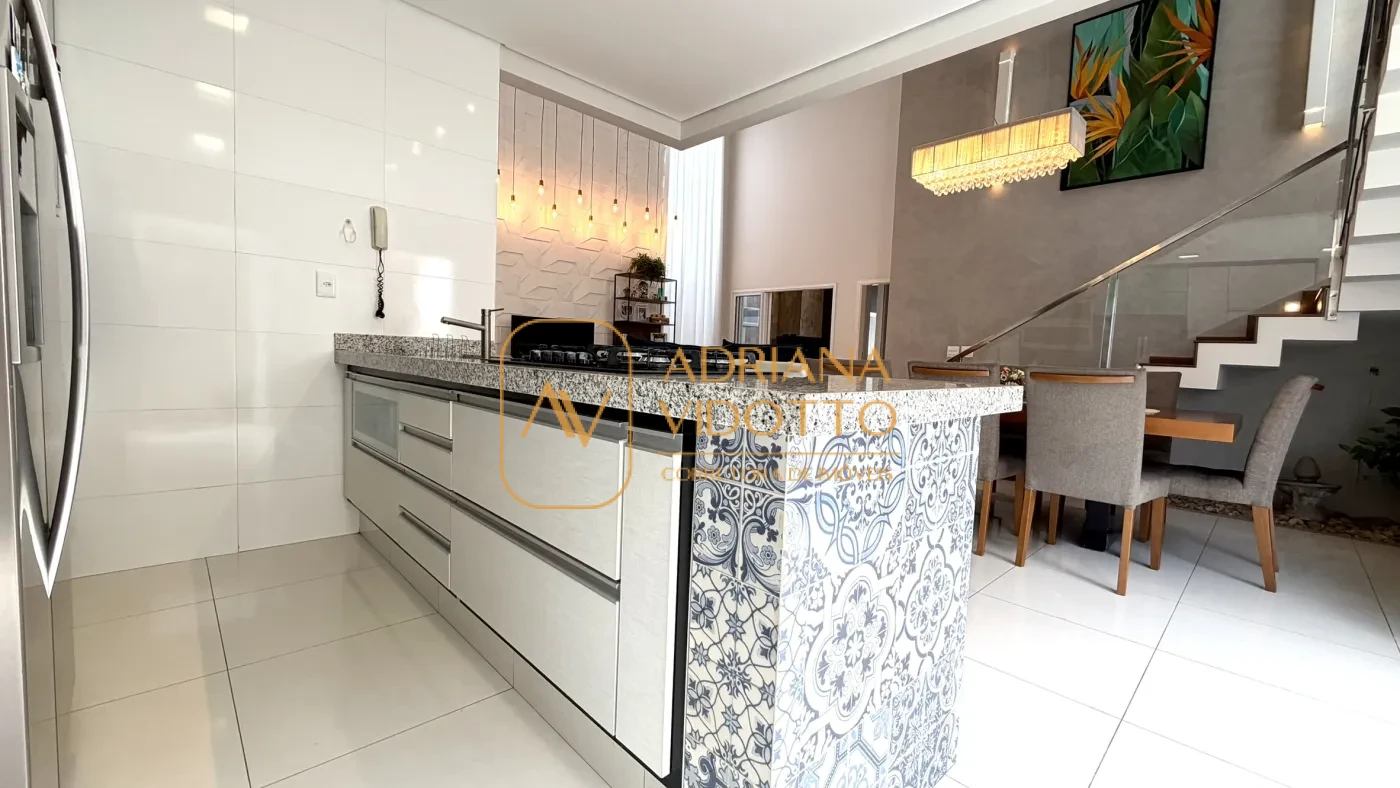 Imagem de CASA TÉRREA EM CONDOMÍNIO BUONA VITA COM 3 QUARTOS, ÁREA GOURMET, QUINTAL GRAMADO E MEZANINO COM ESCRITÓRIO