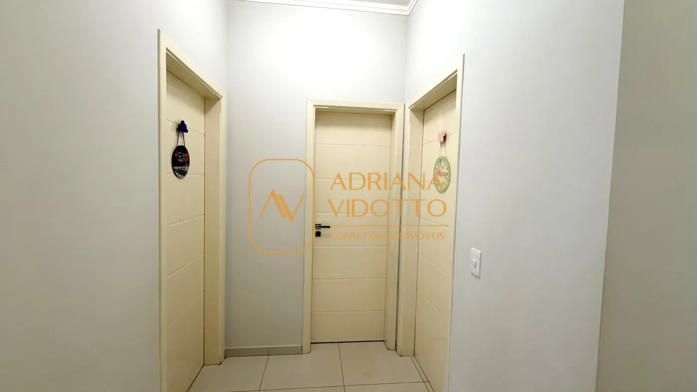 Imagem de CASA TÉRREA EM CONDOMÍNIO BUONA VITA COM 3 QUARTOS, ÁREA GOURMET, QUINTAL GRAMADO E MEZANINO COM ESCRITÓRIO