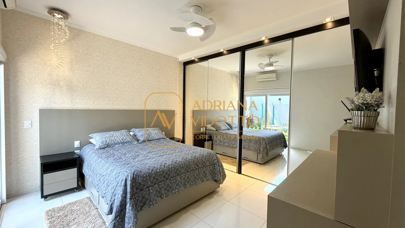 Imagem de CASA TÉRREA EM CONDOMÍNIO BUONA VITA COM 3 QUARTOS, ÁREA GOURMET, QUINTAL GRAMADO E MEZANINO COM ESCRITÓRIO