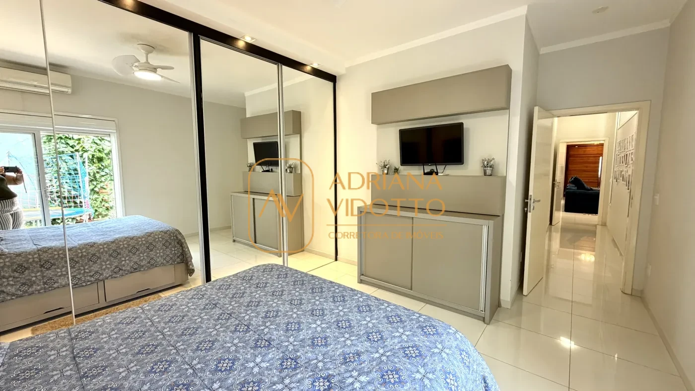 Imagem de CASA TÉRREA EM CONDOMÍNIO BUONA VITA COM 3 QUARTOS, ÁREA GOURMET, QUINTAL GRAMADO E MEZANINO COM ESCRITÓRIO