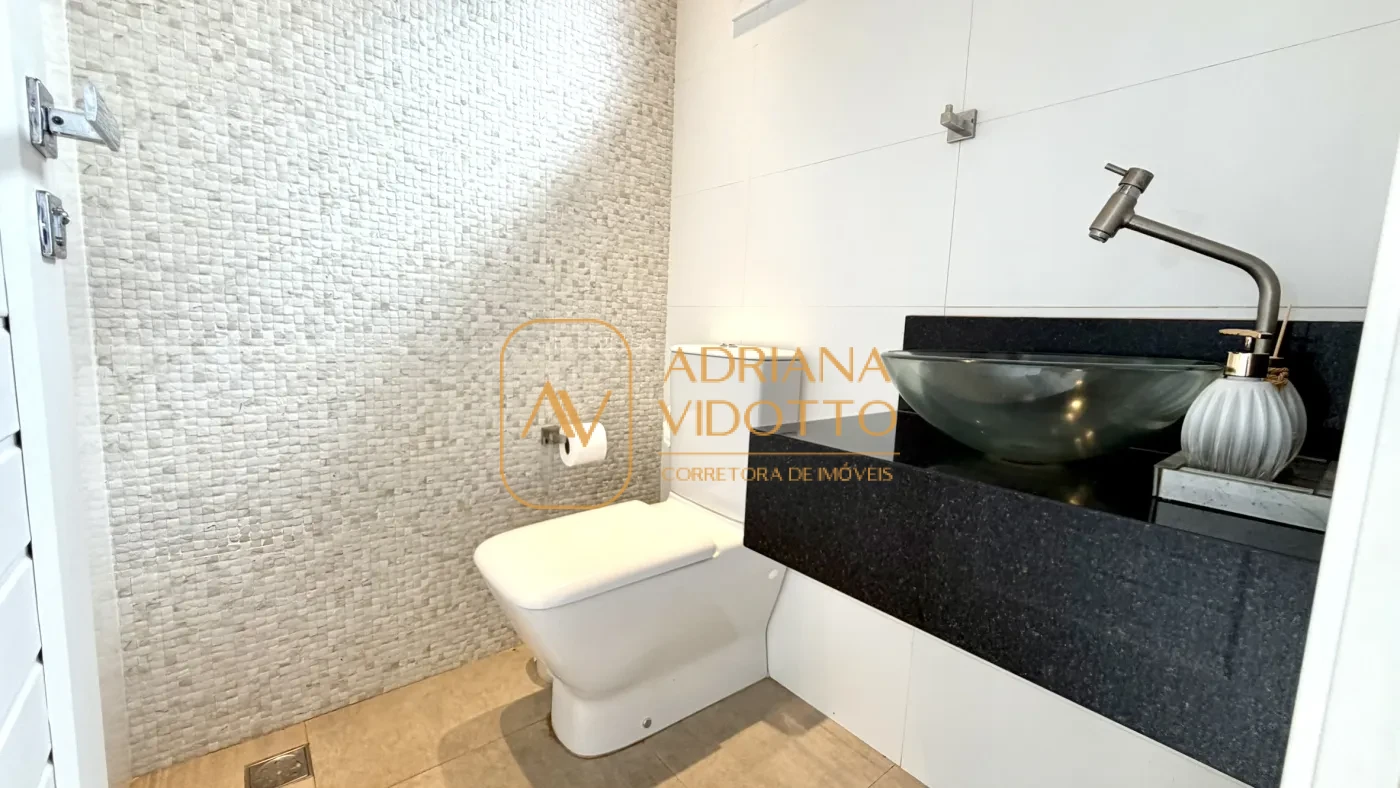 Imagem de CASA TÉRREA EM CONDOMÍNIO BUONA VITA COM 3 QUARTOS, ÁREA GOURMET, QUINTAL GRAMADO E MEZANINO COM ESCRITÓRIO