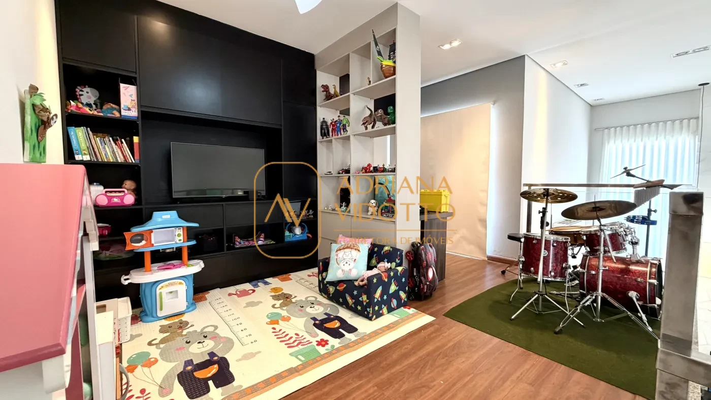 Imagem de CASA TÉRREA EM CONDOMÍNIO BUONA VITA COM 3 QUARTOS, ÁREA GOURMET, QUINTAL GRAMADO E MEZANINO COM ESCRITÓRIO