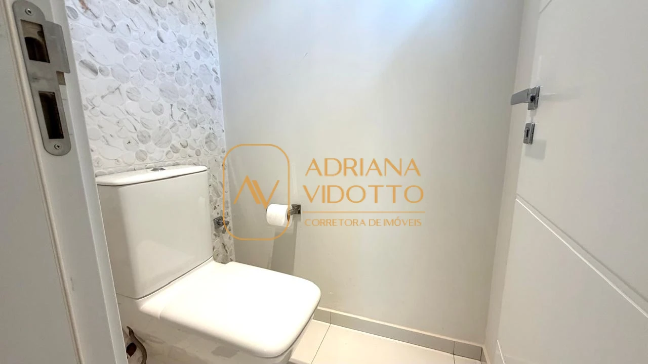 Imagem de CASA TÉRREA EM CONDOMÍNIO BUONA VITA COM 3 QUARTOS, ÁREA GOURMET, QUINTAL GRAMADO E MEZANINO COM ESCRITÓRIO