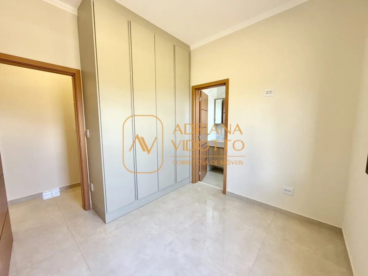 Imagem de CASA A VENDA VILLAGE DAMHA III COM 3 SUÍTES, ESCRITÓRIO E ÁREA GOURMET