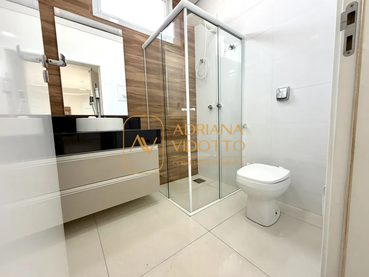 Imagem de SOBRADO À VENDA COM 3 QUARTOS SENDO 1 SUÍTE,  ÁREA GOURMET E PISCINA AQUECIDA.