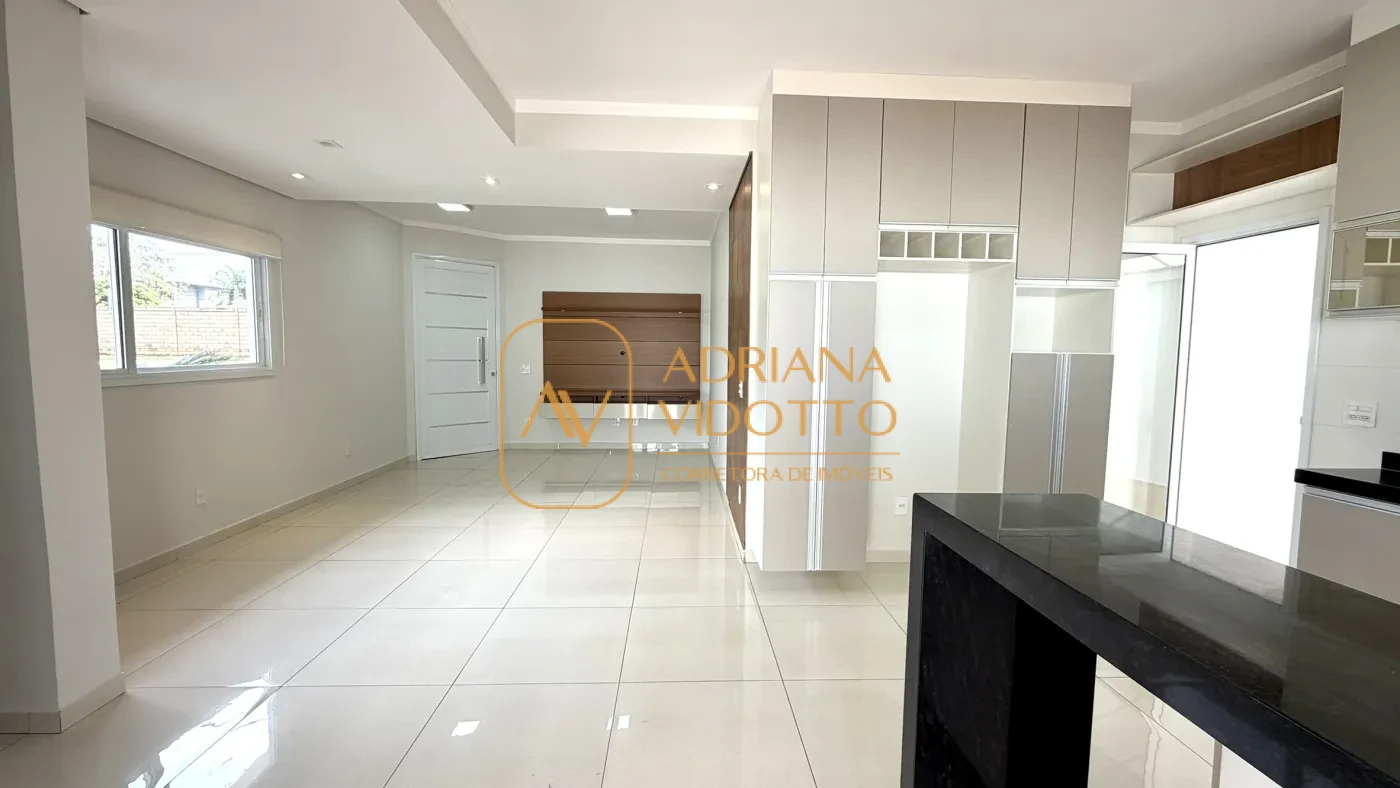 Imagem de SOBRADO À VENDA COM 3 QUARTOS SENDO 1 SUÍTE,  ÁREA GOURMET E PISCINA AQUECIDA.