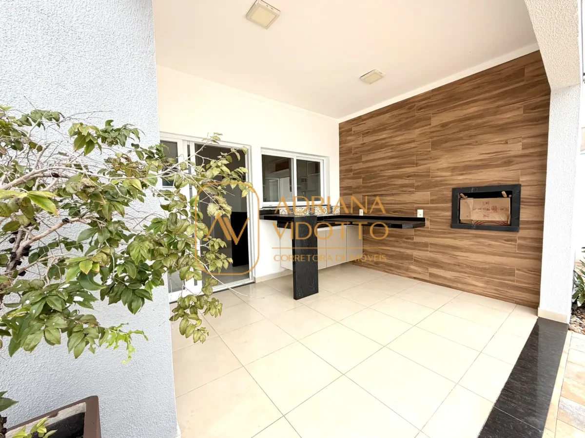 Imagem de SOBRADO À VENDA COM 3 QUARTOS SENDO 1 SUÍTE,  ÁREA GOURMET E PISCINA AQUECIDA.
