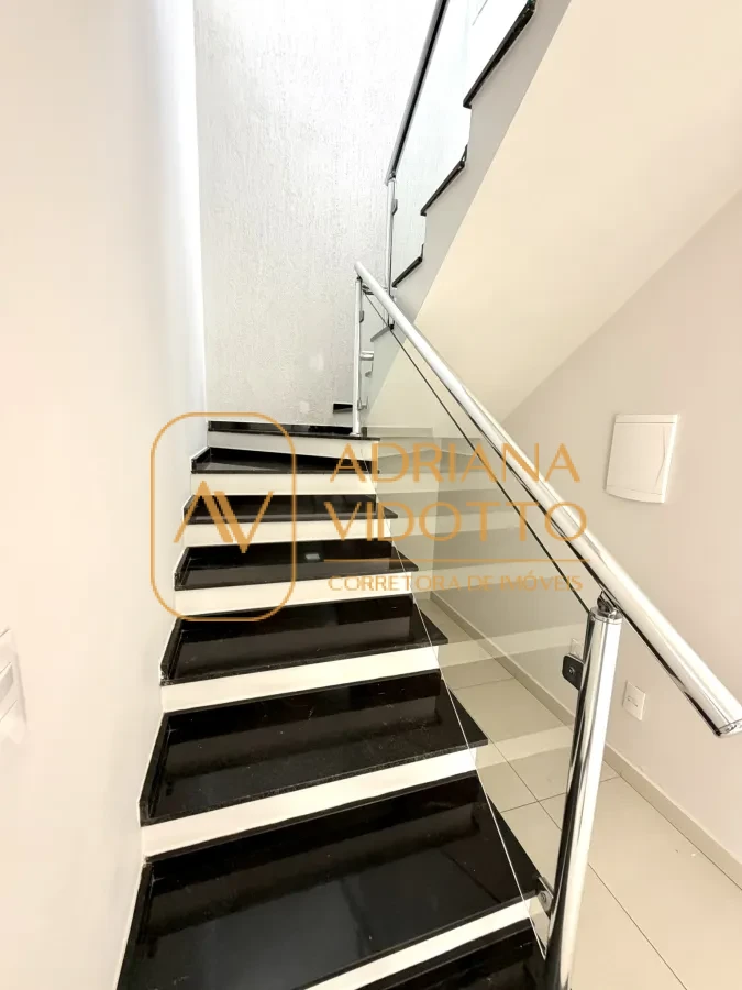 Imagem de SOBRADO À VENDA COM 3 QUARTOS SENDO 1 SUÍTE,  ÁREA GOURMET E PISCINA AQUECIDA.