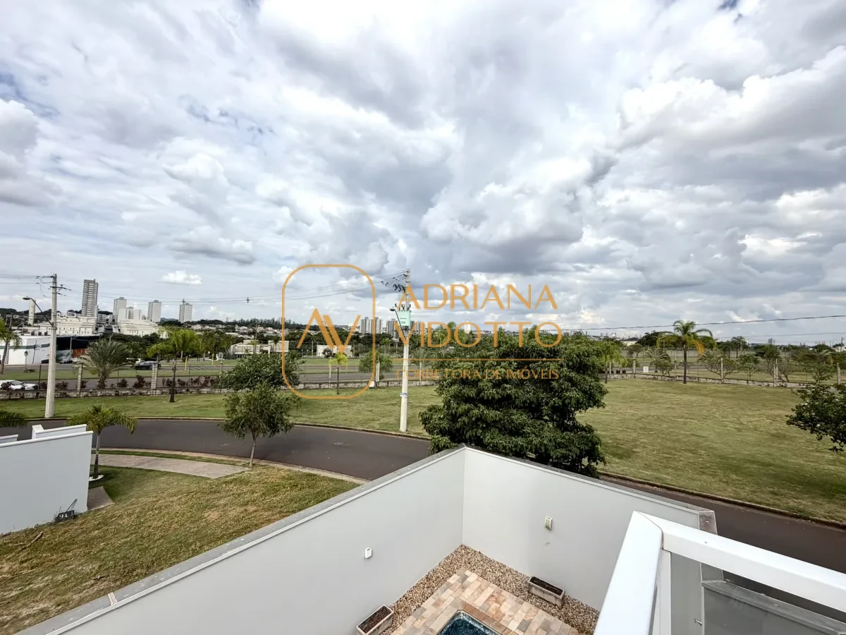 Imagem de SOBRADO À VENDA COM 3 QUARTOS SENDO 1 SUÍTE,  ÁREA GOURMET E PISCINA AQUECIDA.