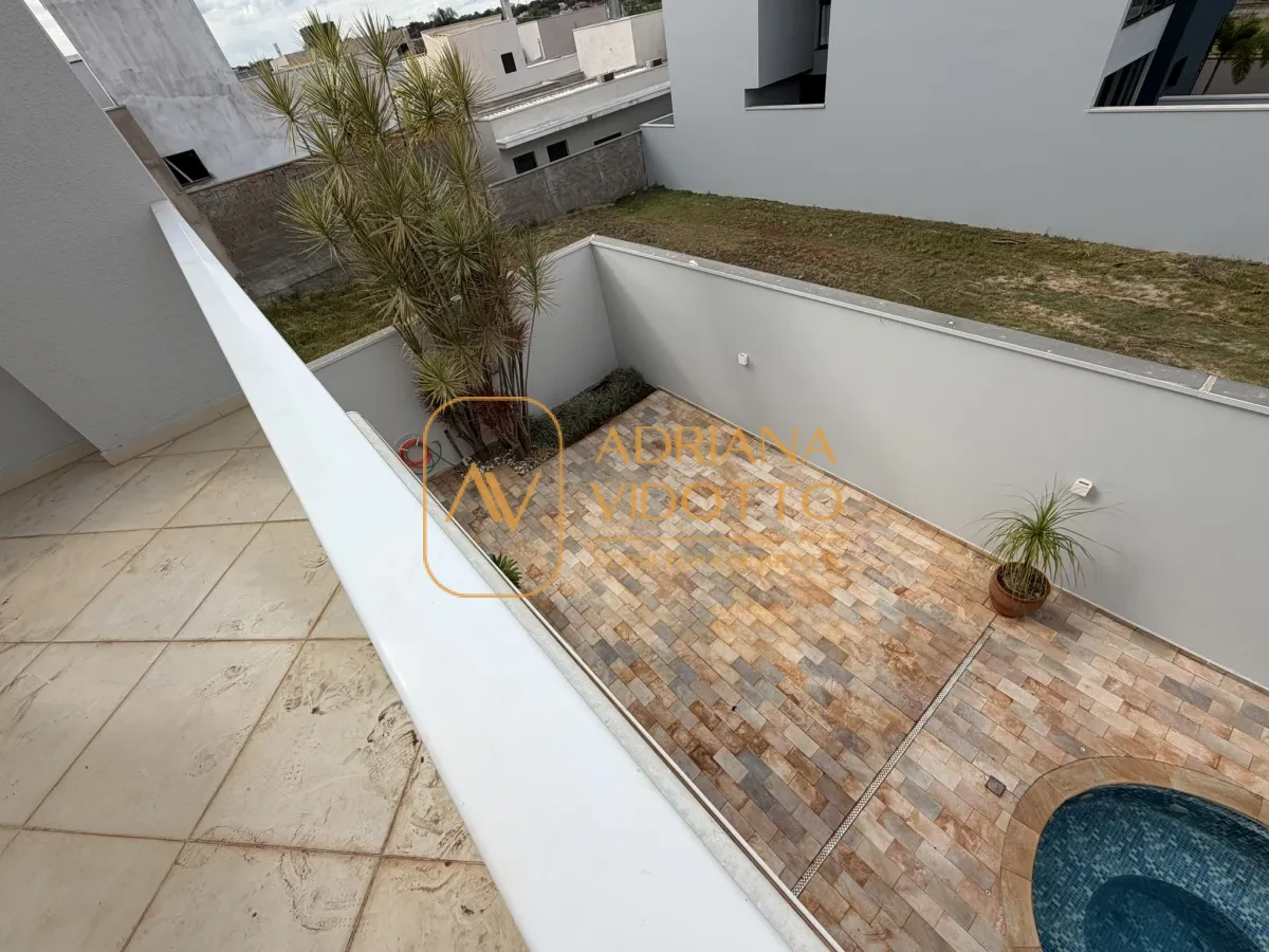 Imagem de SOBRADO À VENDA COM 3 QUARTOS SENDO 1 SUÍTE,  ÁREA GOURMET E PISCINA AQUECIDA.