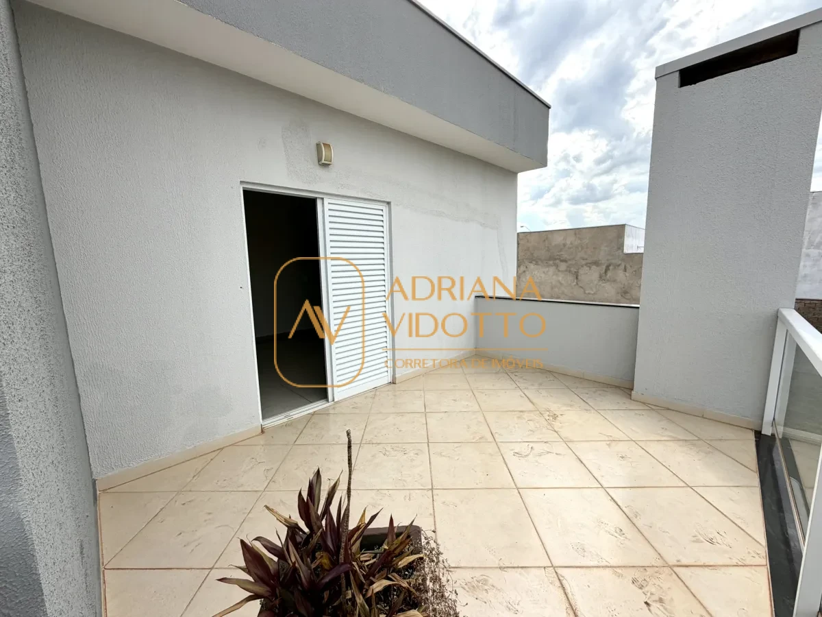 Imagem de SOBRADO À VENDA COM 3 QUARTOS SENDO 1 SUÍTE,  ÁREA GOURMET E PISCINA AQUECIDA.
