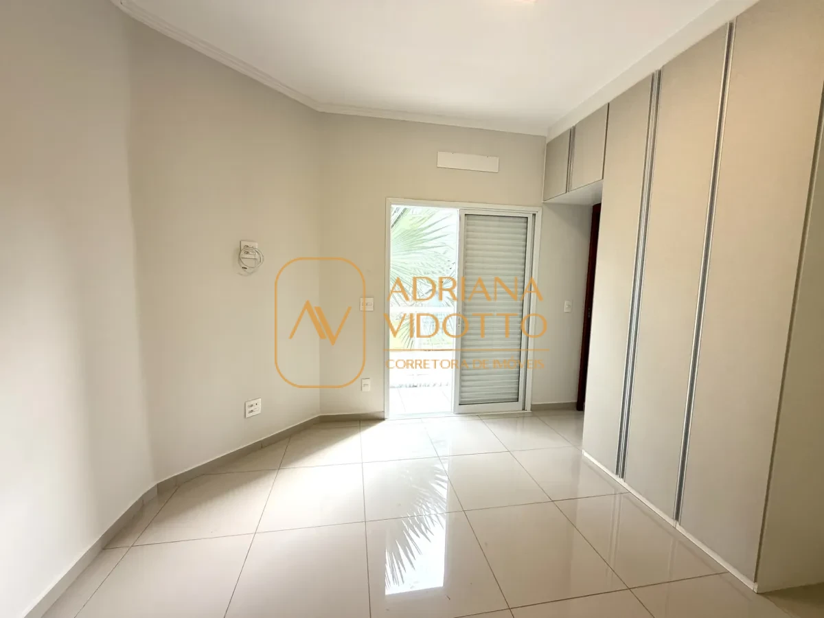 Imagem de SOBRADO À VENDA COM 3 QUARTOS SENDO 1 SUÍTE,  ÁREA GOURMET E PISCINA AQUECIDA.