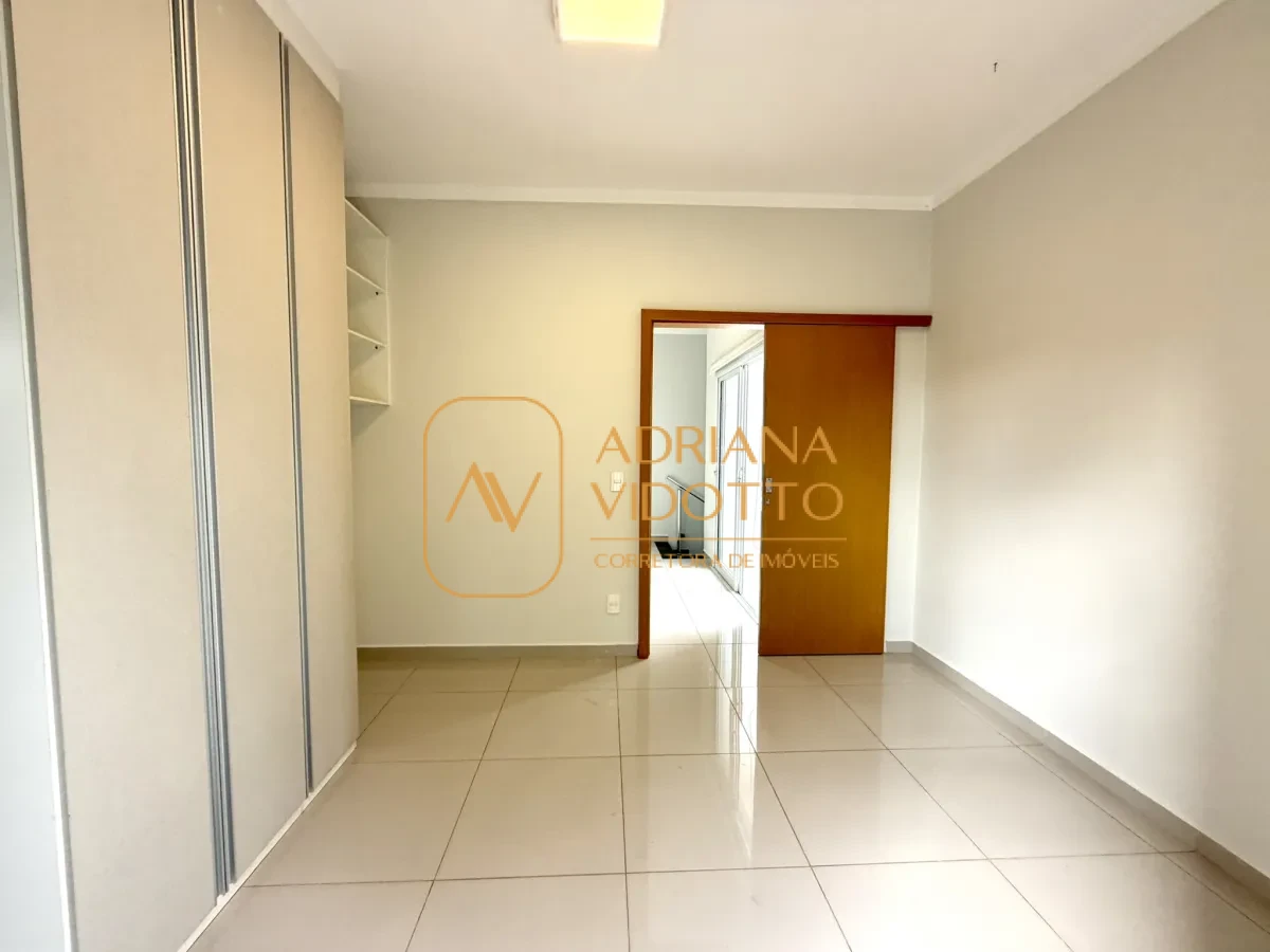Imagem de SOBRADO À VENDA COM 3 QUARTOS SENDO 1 SUÍTE,  ÁREA GOURMET E PISCINA AQUECIDA.
