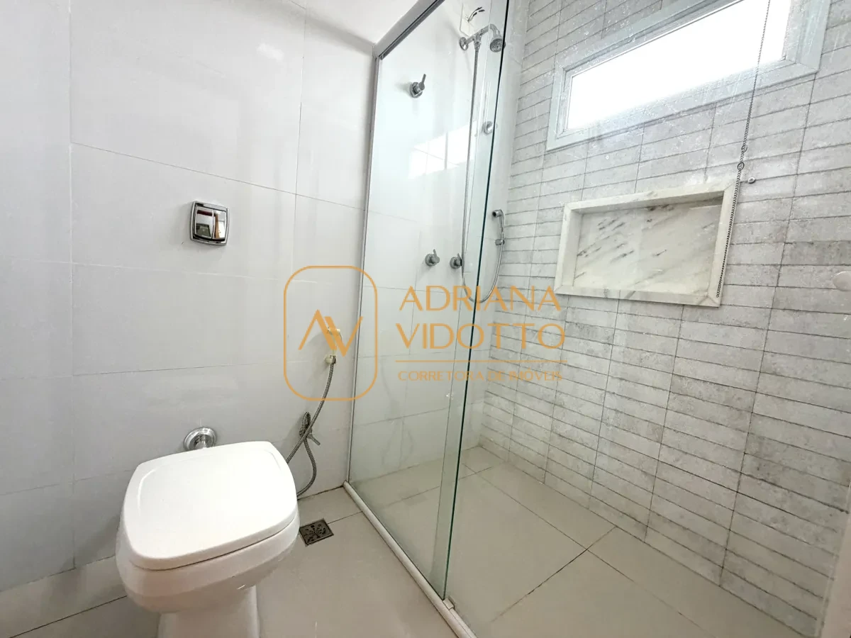 Imagem de SOBRADO À VENDA COM 3 QUARTOS SENDO 1 SUÍTE,  ÁREA GOURMET E PISCINA AQUECIDA.