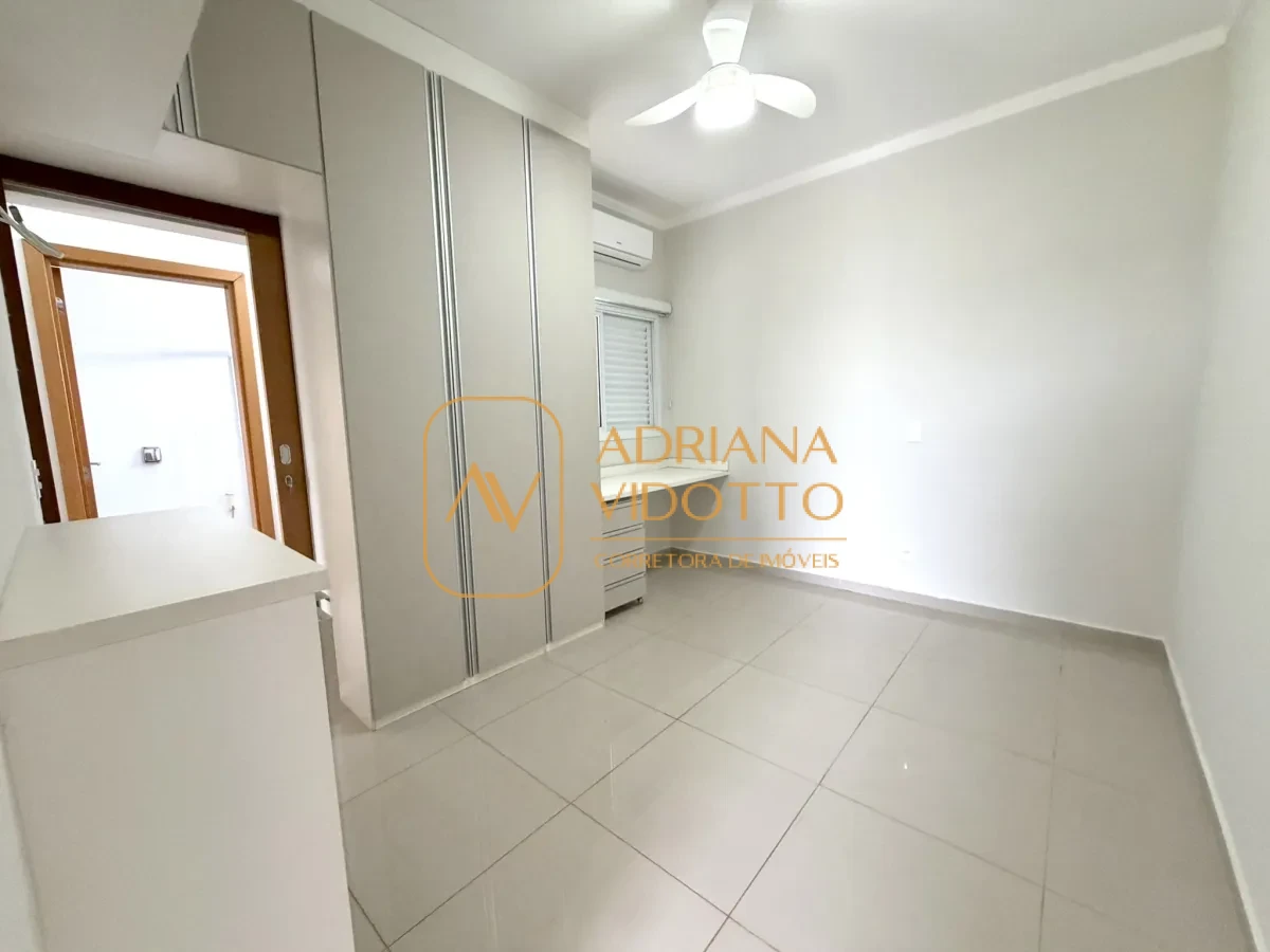 Imagem de SOBRADO À VENDA COM 3 QUARTOS SENDO 1 SUÍTE,  ÁREA GOURMET E PISCINA AQUECIDA.