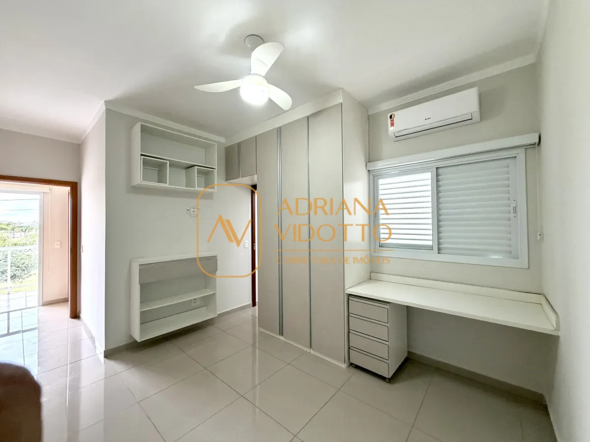 Imagem de SOBRADO À VENDA COM 3 QUARTOS SENDO 1 SUÍTE,  ÁREA GOURMET E PISCINA AQUECIDA.