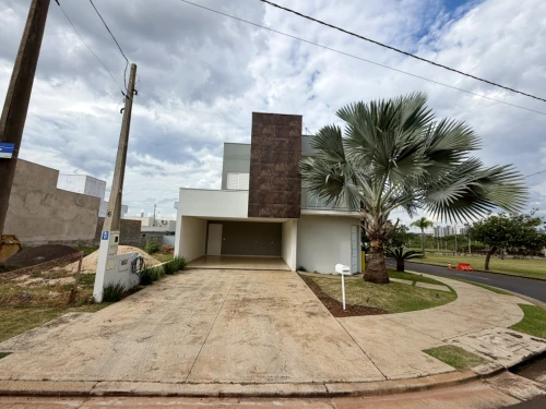 Imagem de SOBRADO À VENDA COM 3 QUARTOS SENDO 1 SUÍTE,  ÁREA GOURMET E PISCINA AQUECIDA.